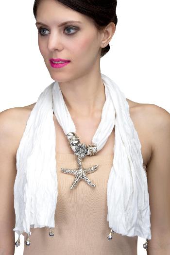 Bold N Elegant Love Pendant Scarf Necklace Heart Pendant Choker Wrap Stole  Scarf Jewllery for Women and Girls Silver Plated Alloy Necklace Price in  India - Buy Bold N Elegant Love Pendant