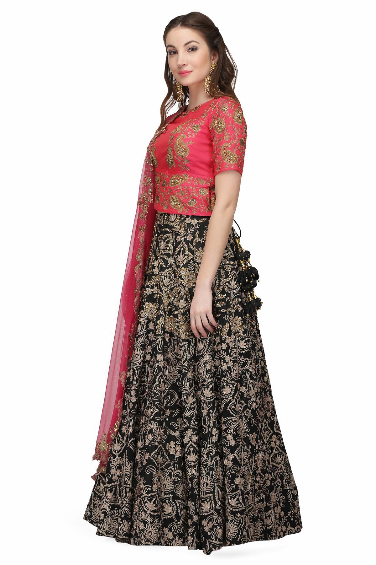 Stunning Aari Work Blouse Designs 2020 For Silk Sarees!