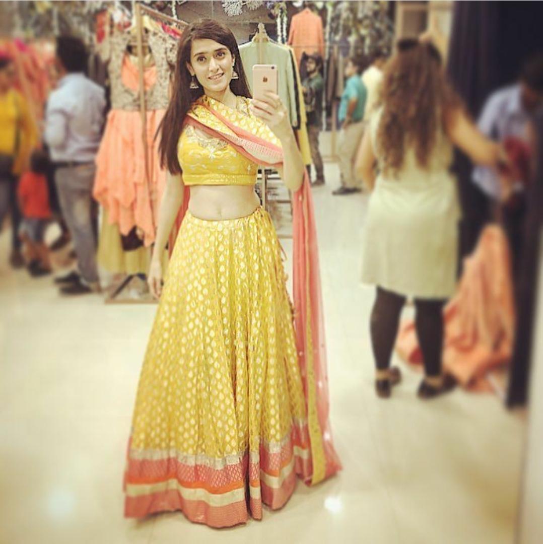 Anita dongre yellow hot sale lehenga