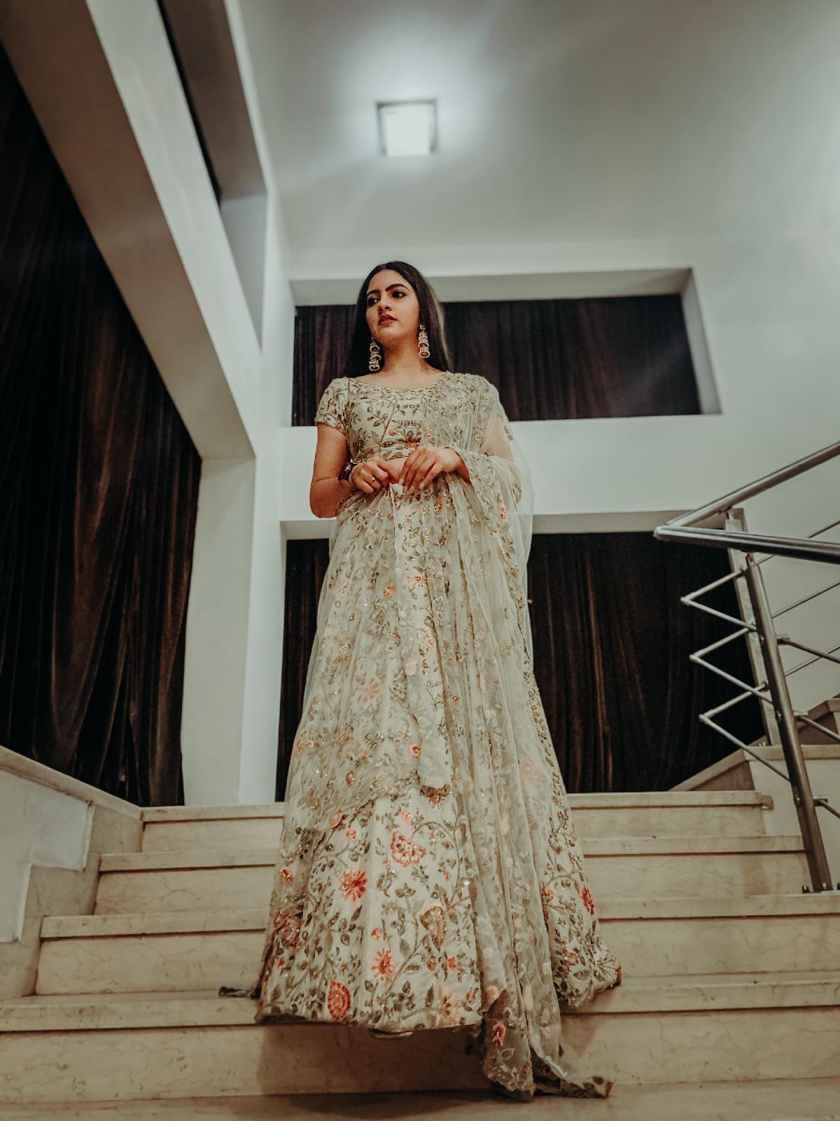 Top Bridal Wear On Rent in Surat - Best Bridal Lehenga On Hire - Justdial