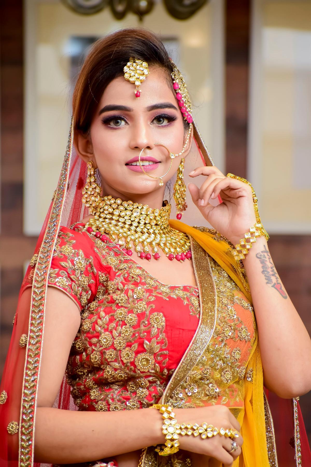 Orange bridal lehenga with green jewellery for exquisite wedding – The Odd  Onee #indianbridaldress #pakistanibridaloutfit