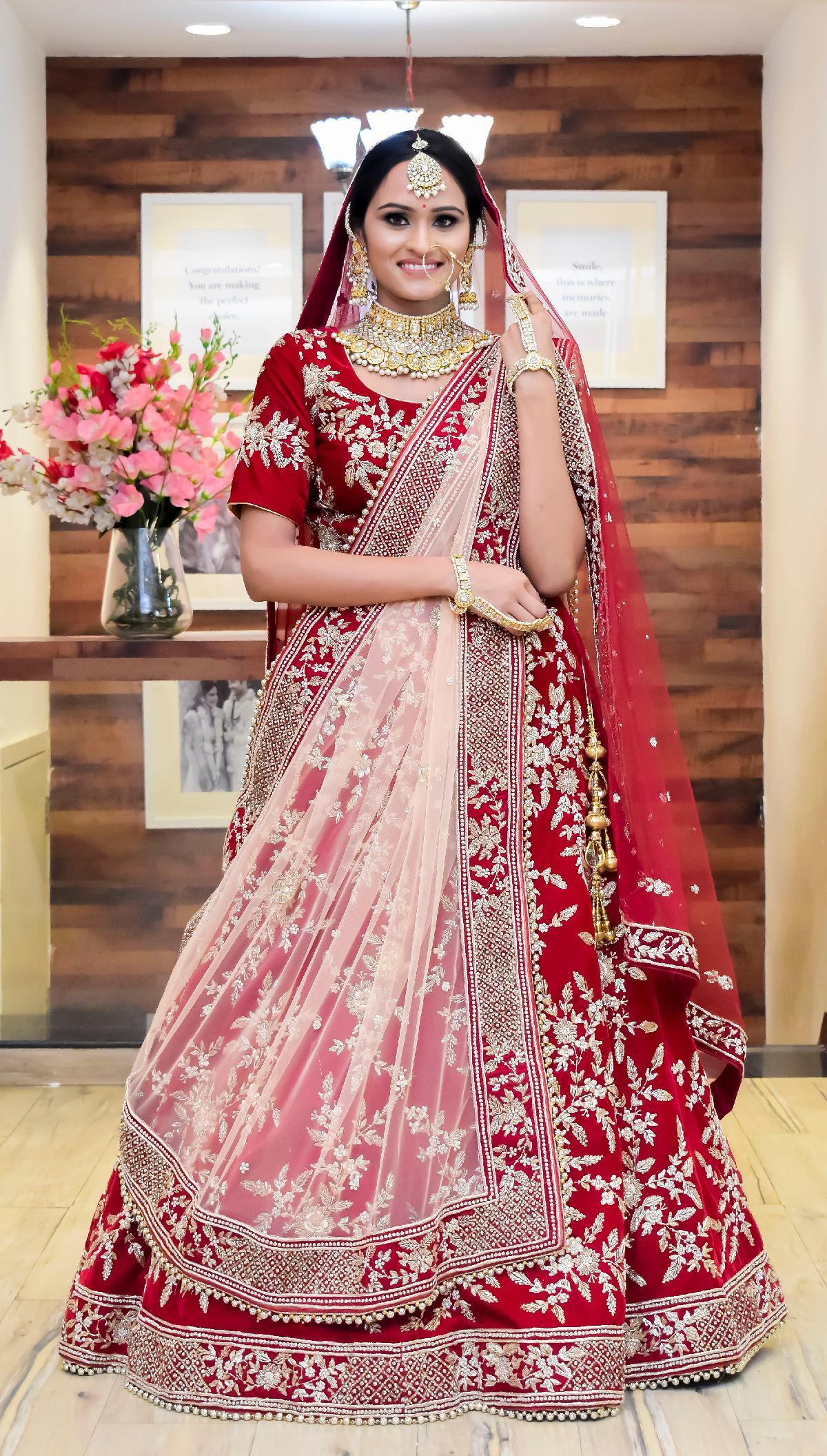 Buy Red Raw Silk Embroidered Zardozi Sweetheart Neck Bridal Lehenga Set For  Women by Seema Gujral Online at Aza Fashions.