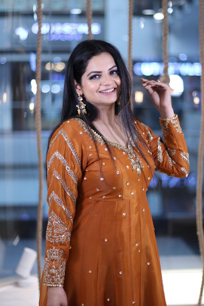 orange dress jewellery combination Orange Dress Ke Sath Jewellery Combination