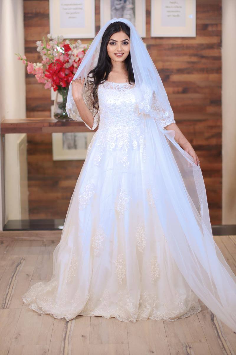 White Fairytale Princess by Christian Heritage for rent online | FLYROBE