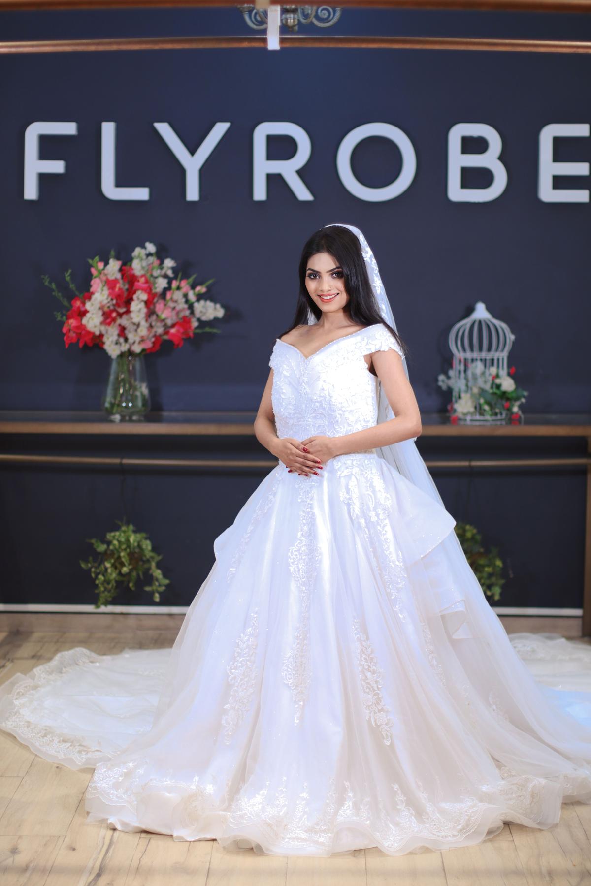 Christian White Wedding Gown at Best Price in Bhopal | Lorean Wedding Gown-megaelearning.vn