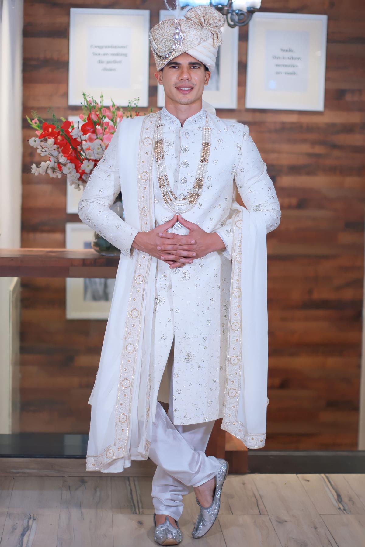 Manyavar hot sale collection sherwani