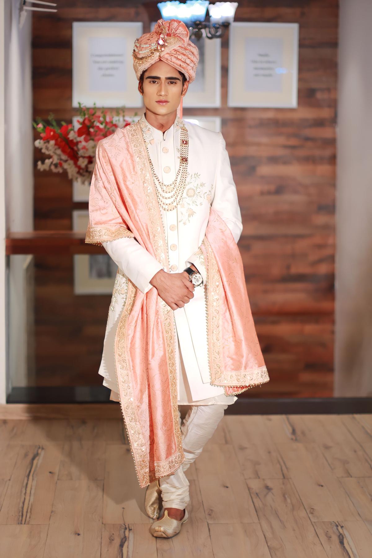 White on sale colour sherwani