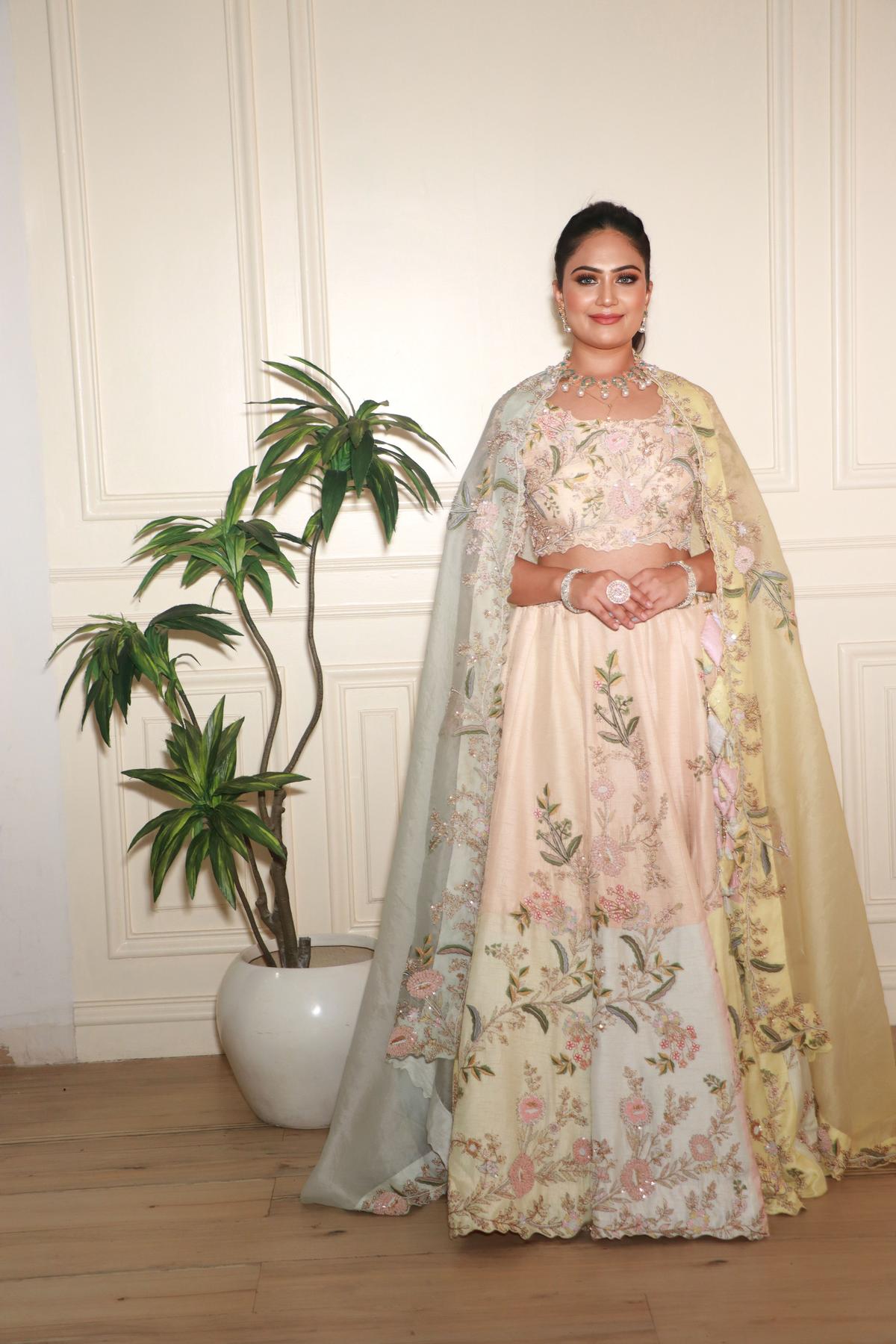 Anamika Khanna Bride Opts For A Pink Lehenga And Styles It With Unique  White 'Chooda'