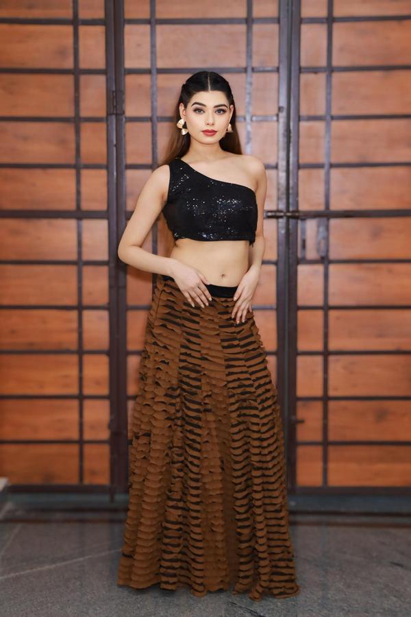 Èaphi one shoulder jumper skirt (BLACK)