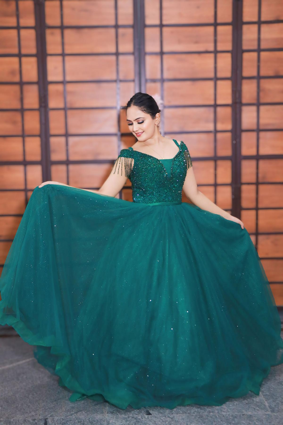 Emerald Green Emerald Green Gown by HER CLOSET for rent online | FLYROBE Emerald Green Emerald Green Gown by HER CLOSET for rent online | FLYROBE