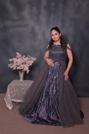 Ethnic gown Collection Online - Rent Designer Ethnic Ethnic gown for Women  and Men @Rentitbae.com